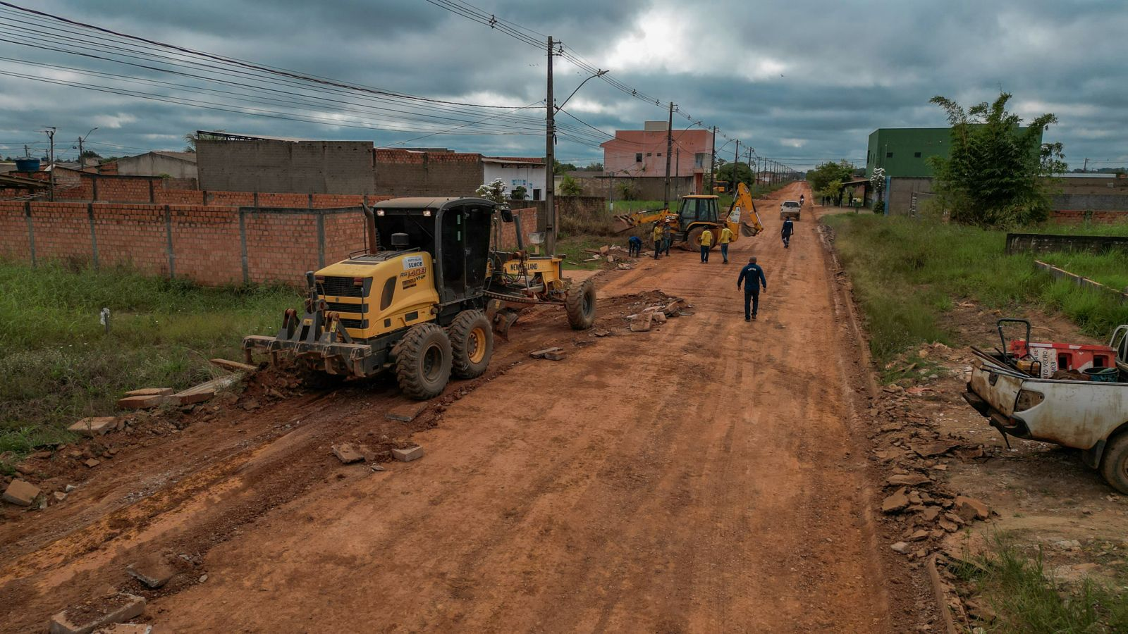 FIM DA BURAQUEIRA - Prefeitura de Porto Velho refaz pavimentação da avenida de acesso ao Residencial Cristal da Calama 